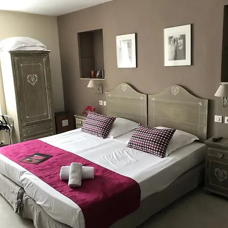 Oxford Hotel 3*
