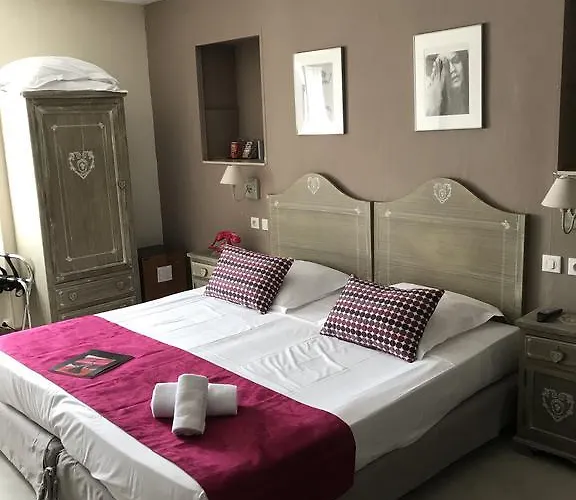 Oxford Hotel 3*