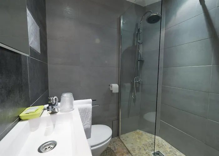 Oxford Hotel 3*